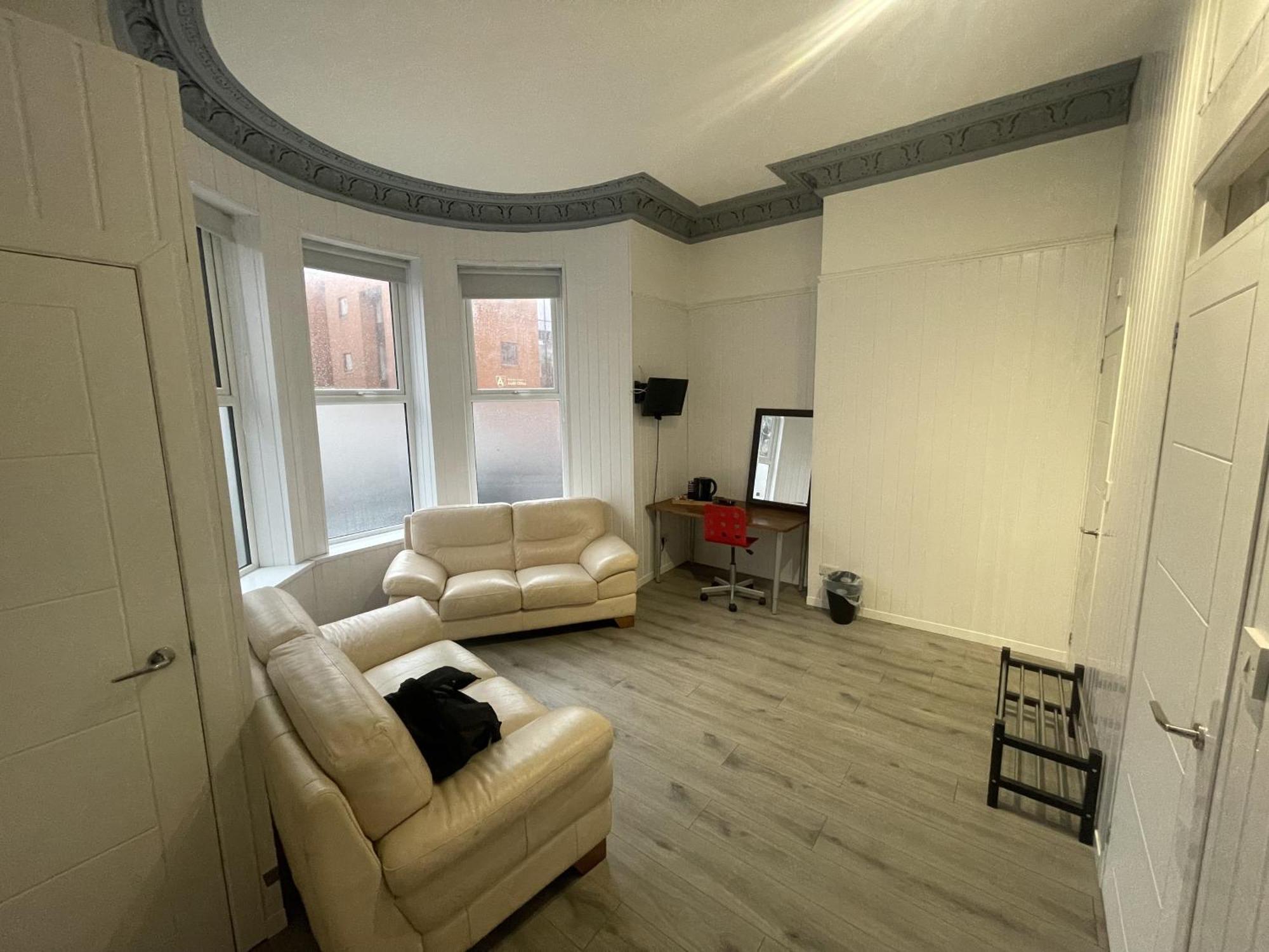 Oyo Queens Quarter Отель 2*